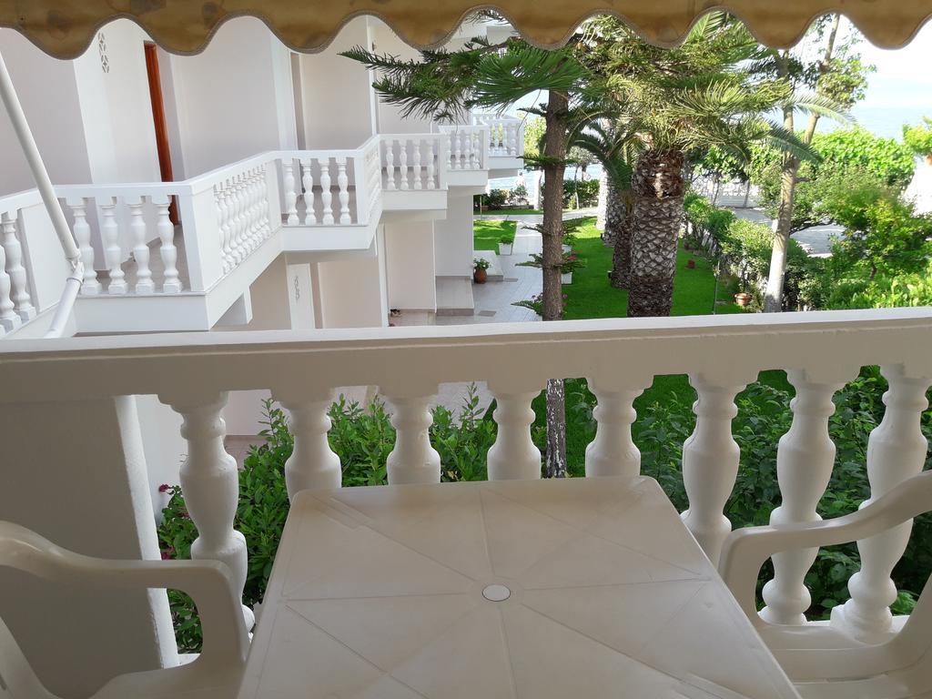 Posidonia Pension Amarinto Exterior foto